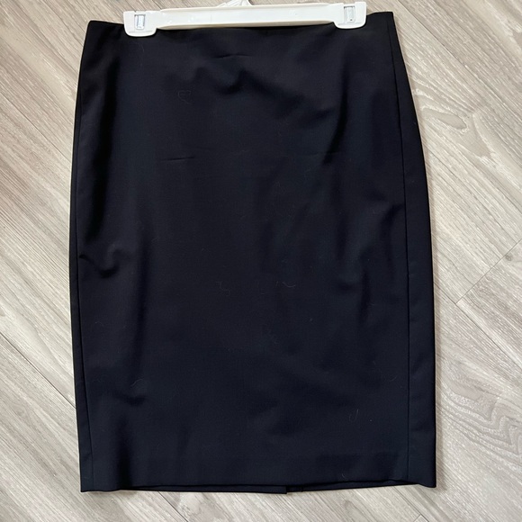 Theory Dresses & Skirts - - Theory Smart Wool Skirt black -Size 8